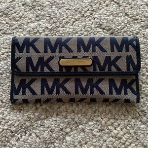 Micheal Kors wallet